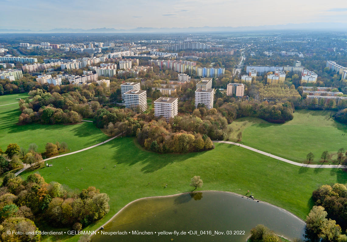 03.11.2022 -  Ostparksee mit Umgebung in Neuperlach